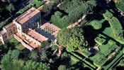 Elegant historic Villa with a large Park