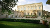 Elegant historic Villa with a large Park